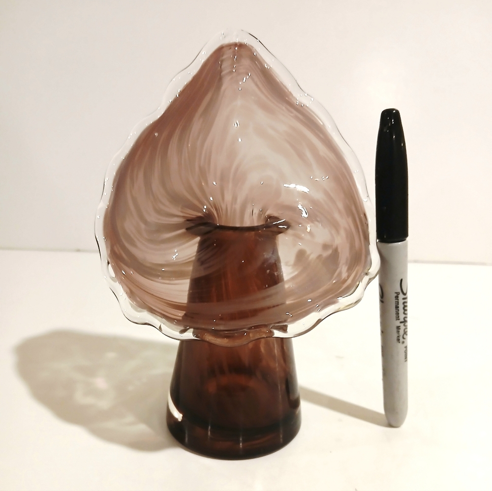 Vintage Mauve Blown Glass Vase - Picture 8 of 9
